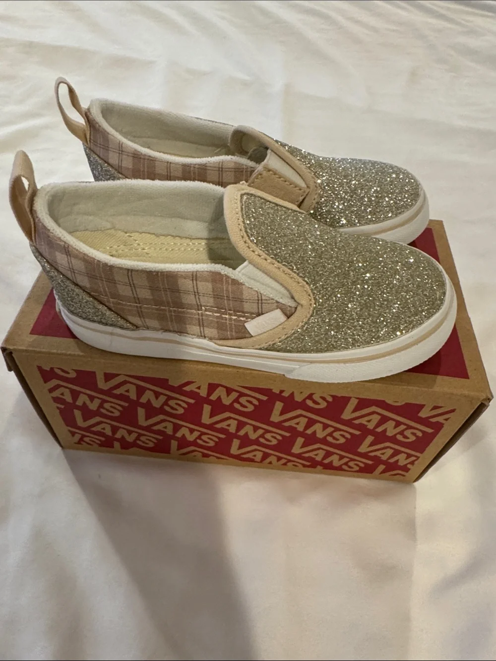 Vans Kids Slip-On V Sneakers in Gold Glitter and Pink Plaid 8.5 Toddler